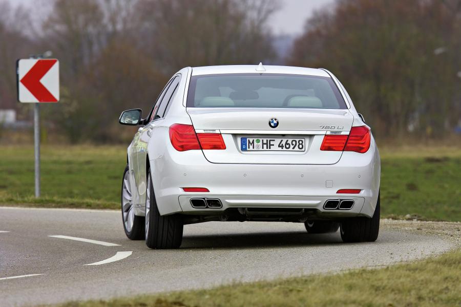  BMW 760iL 2009 года  (фото 36 из 44)
